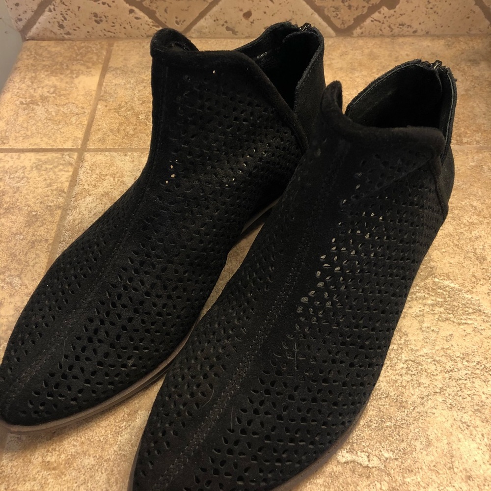 Kelsie Dagger 🌿 Brooklyn Alley Perforated  Bootie